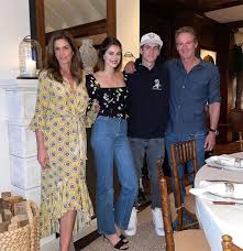 In the glitzy world of flashing lights, ramp walks, and fashion royalty, one name still sparkles like a diamond — Cindy Crawford!